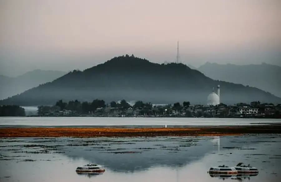 Kashmir Scenic Escape