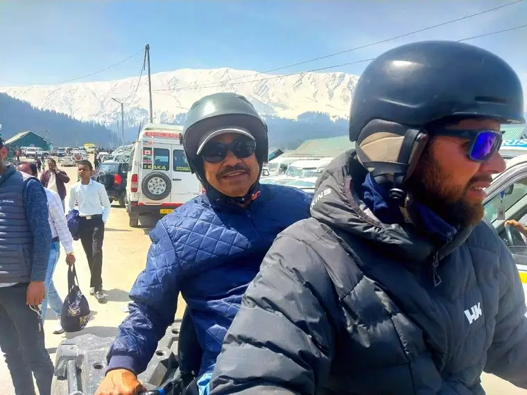 Kashmir group tour — Dal Lake shikaras, Gulmarg, Sonmarg and Pahalgam with Trip India Hotels & Holidays