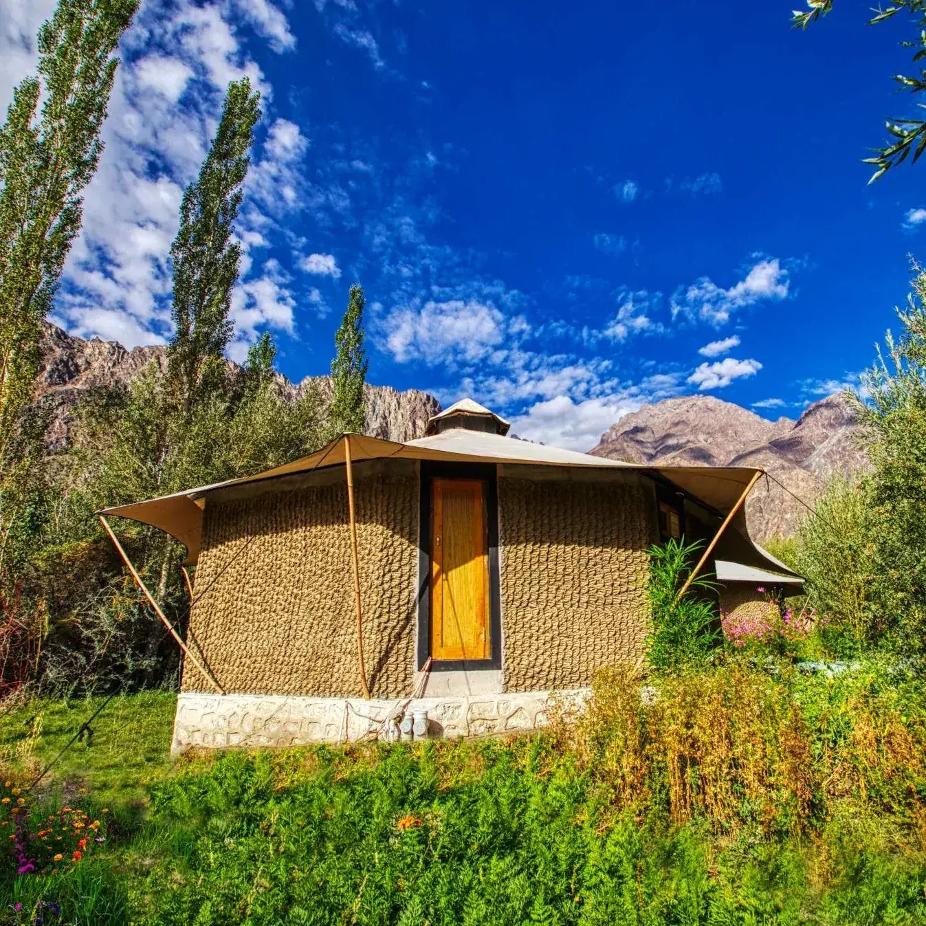 Chalet Seabuckthorn — Private tent cottage