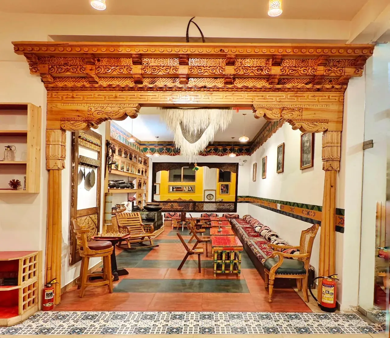 Hotel Grand Himalaya — Doorway detail