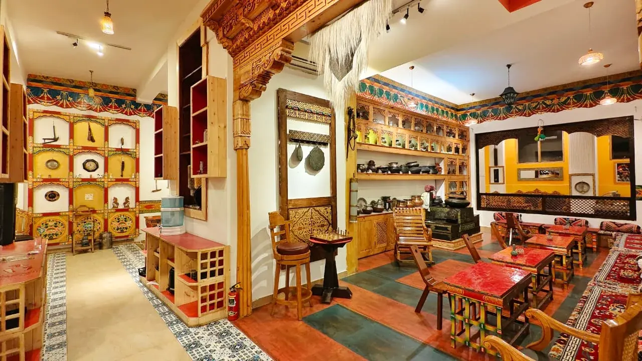 Hotel Grand Himalaya — Sitting lounge