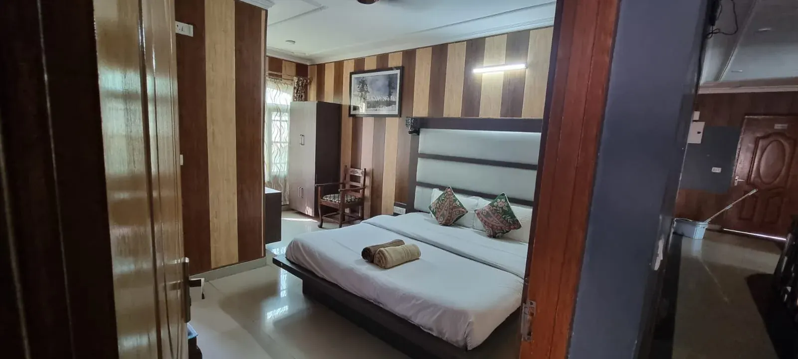 Classic Room — Hotel Ashvale