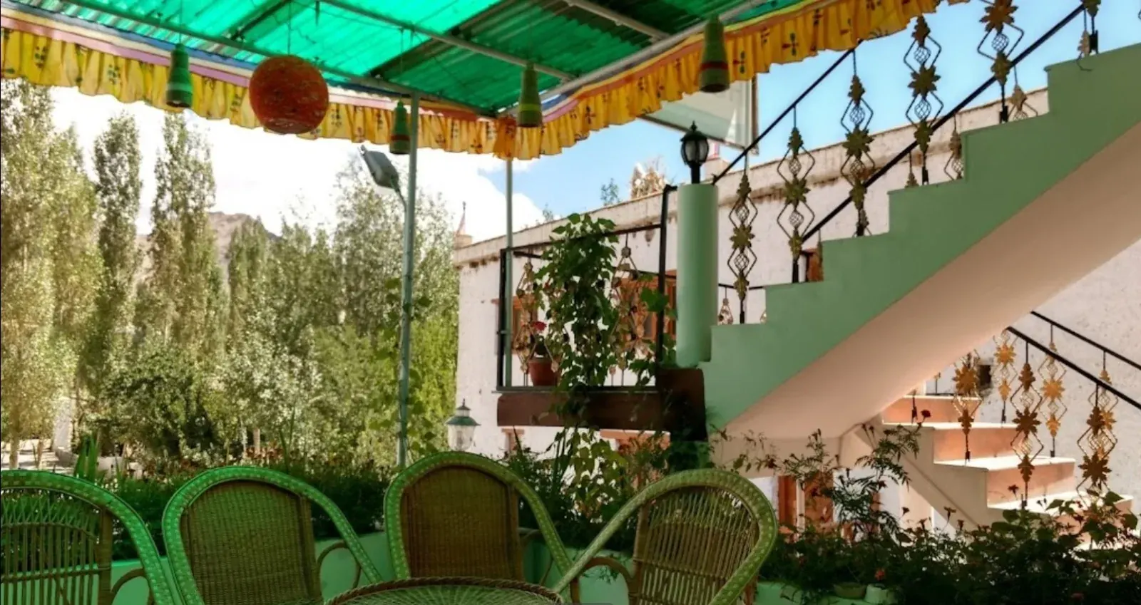 Hotel Jorchung — Rooftop sitting area