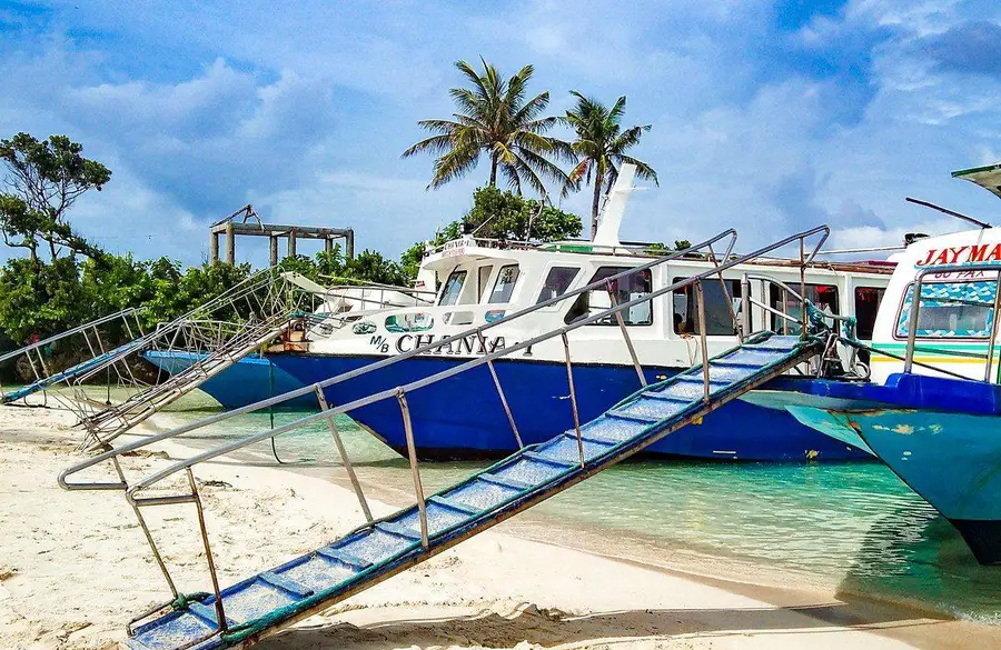 Boracay Island Hopping & Leisure