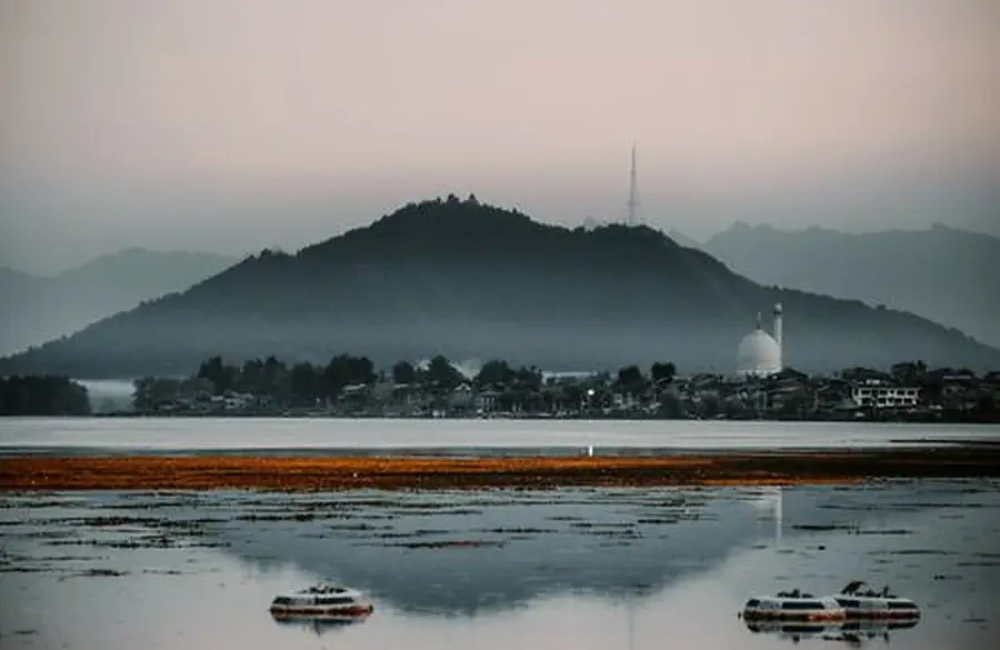 Kashmir Scenic Escape